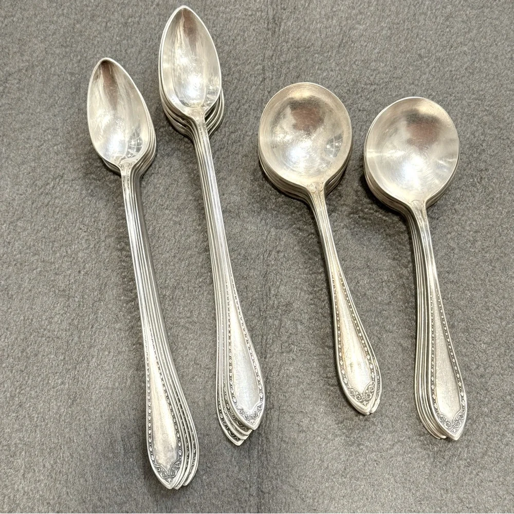 Sheraton 1910 by Community Silver Plate Flatware Silverware 34 pieces